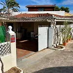 La Casita Playa Deveses Hébergement de vacances