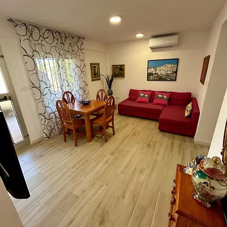 La Casita Playa Deveses Hébergement de vacances